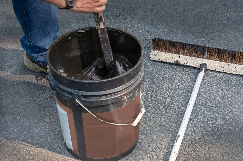 Blacktop Sealcoating in Tampa, FL